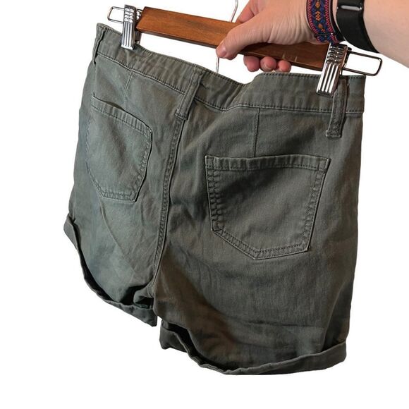Jones New York Green Size 4 Utility Shorts Rolled Cuff with Button EUC - Picture 9 of 14
